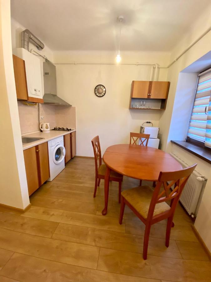 Yaroslav Osmomysl Square Apartments Lviv Buitenkant foto