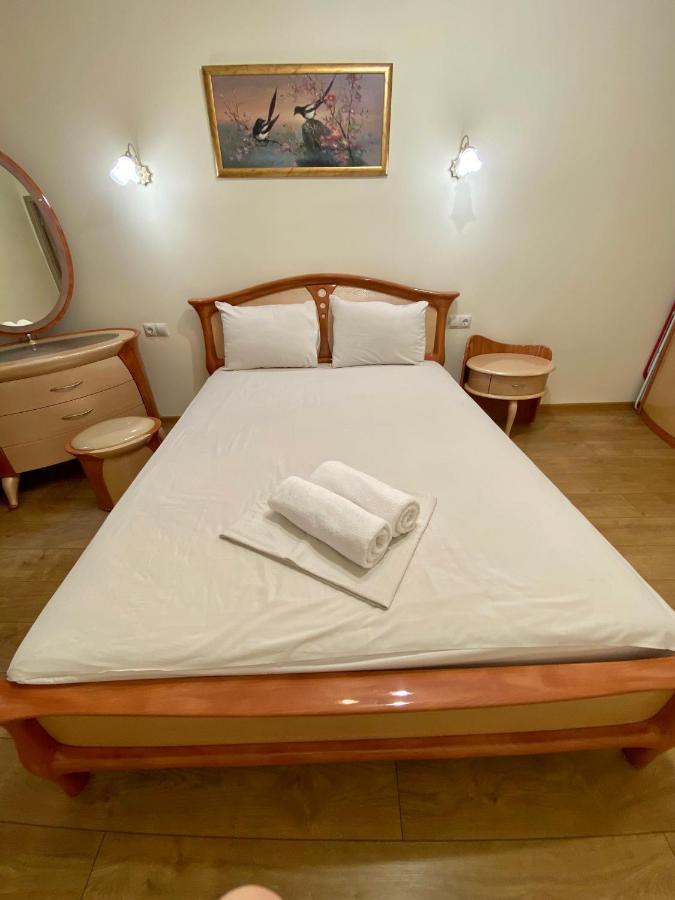 Yaroslav Osmomysl Square Apartments Lviv Buitenkant foto